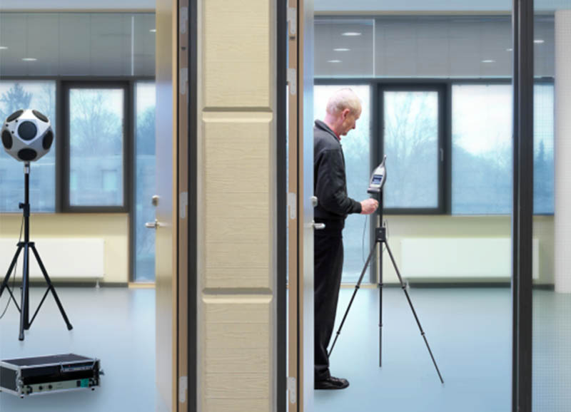 洛賽聲學(xué)擁有全套丹麥B&K原裝進(jìn)口聲學(xué)測試設(shè)備，滿足建筑與環(huán)境聲學(xué)測試的一切需求，包含但不限于